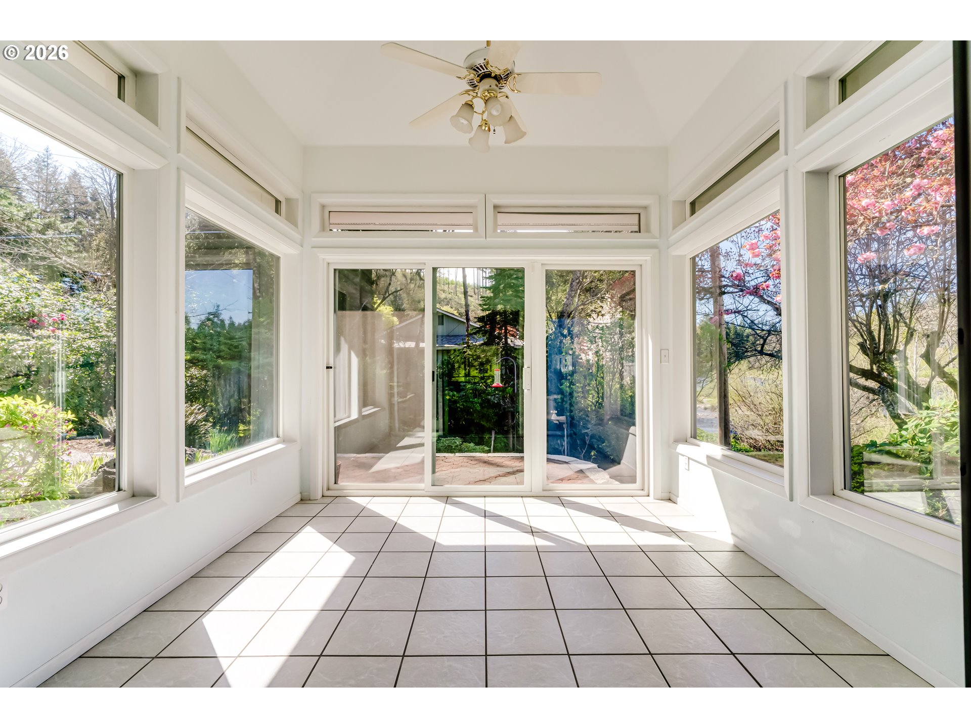 91082 Leashore Drive Vida, OR 97488 - Photo 16 of 47 Sun Room
