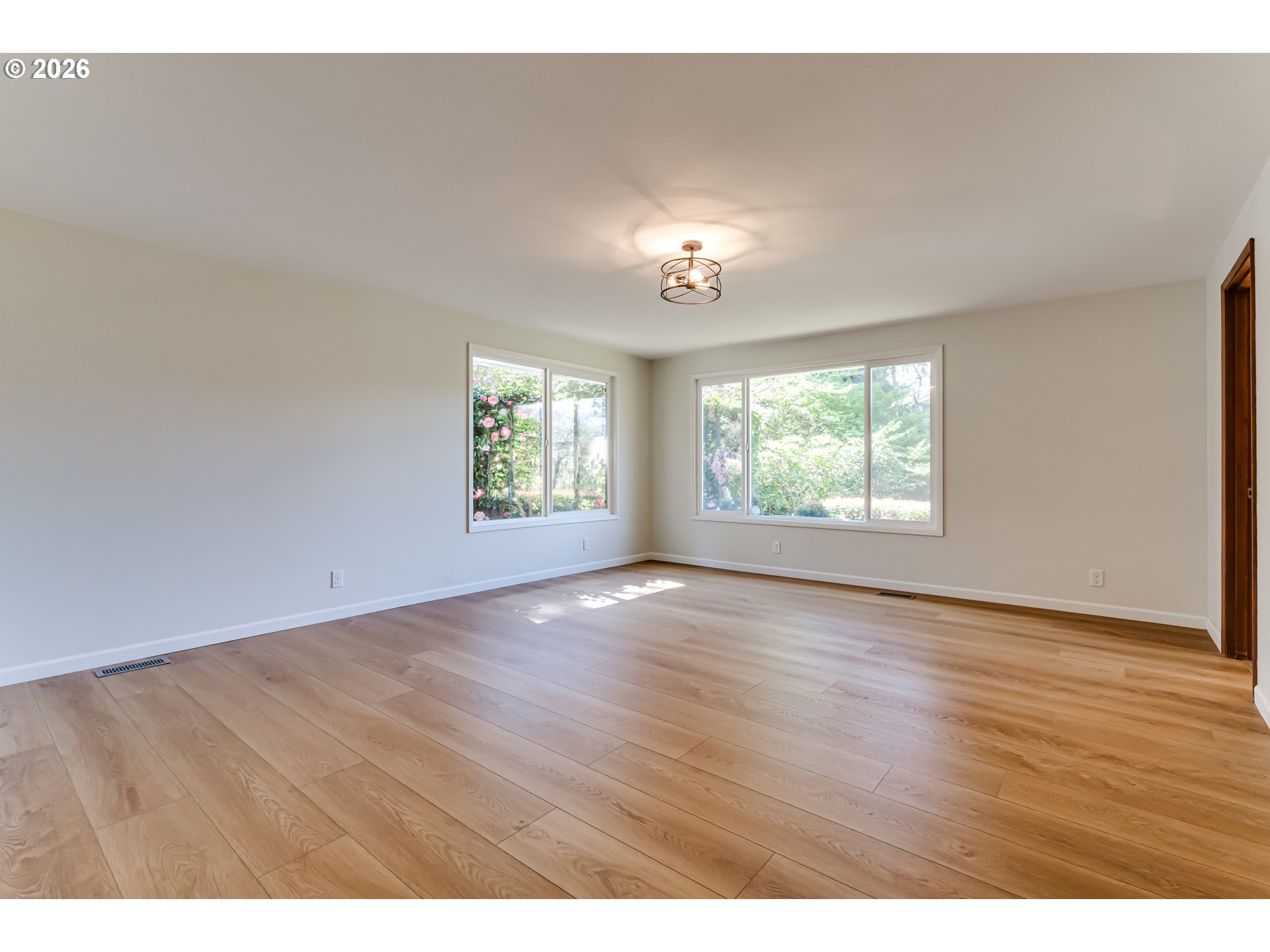 91082 Leashore Drive Vida, OR 97488 - Photo 18 of 47 Bedroom, Primary