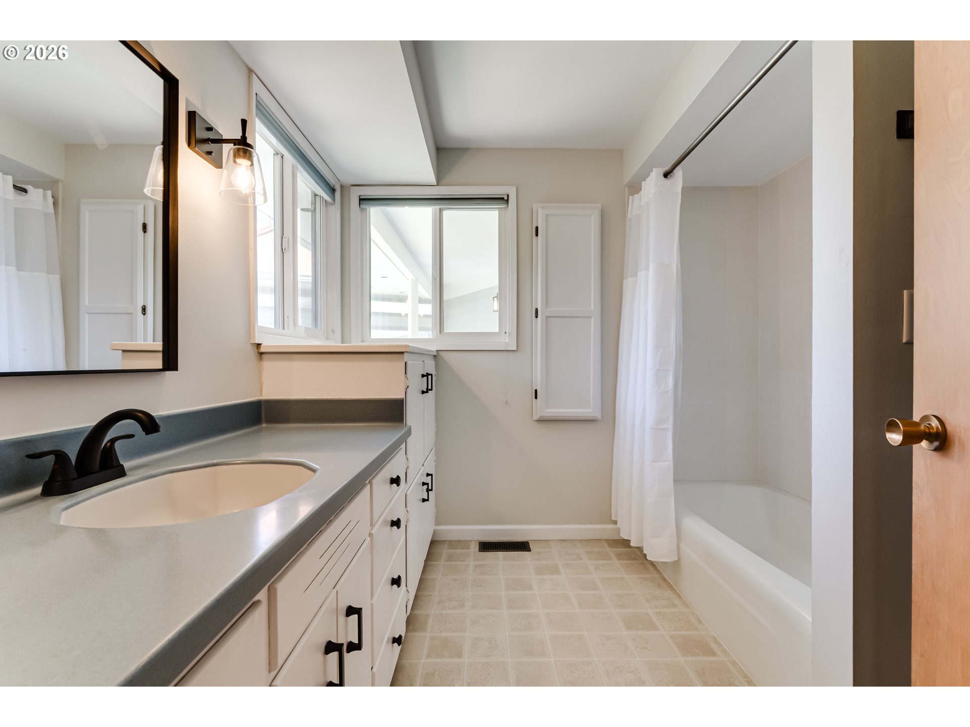 91082 Leashore Drive Vida, OR 97488 - Photo 20 of 47