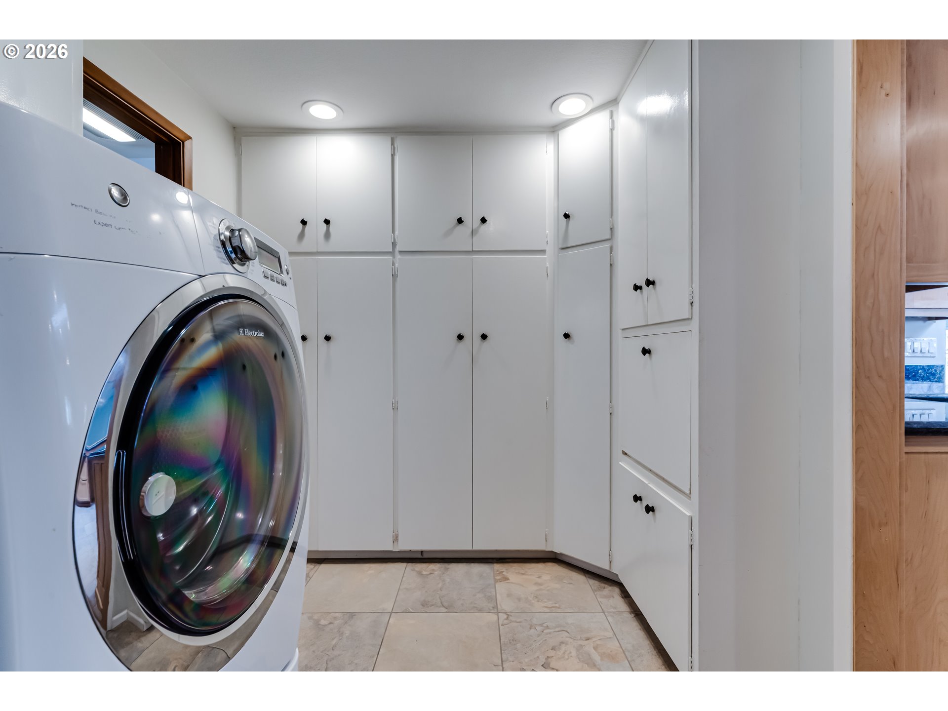 91082 Leashore Drive Vida, OR 97488 - Photo 25 of 47 Laundry