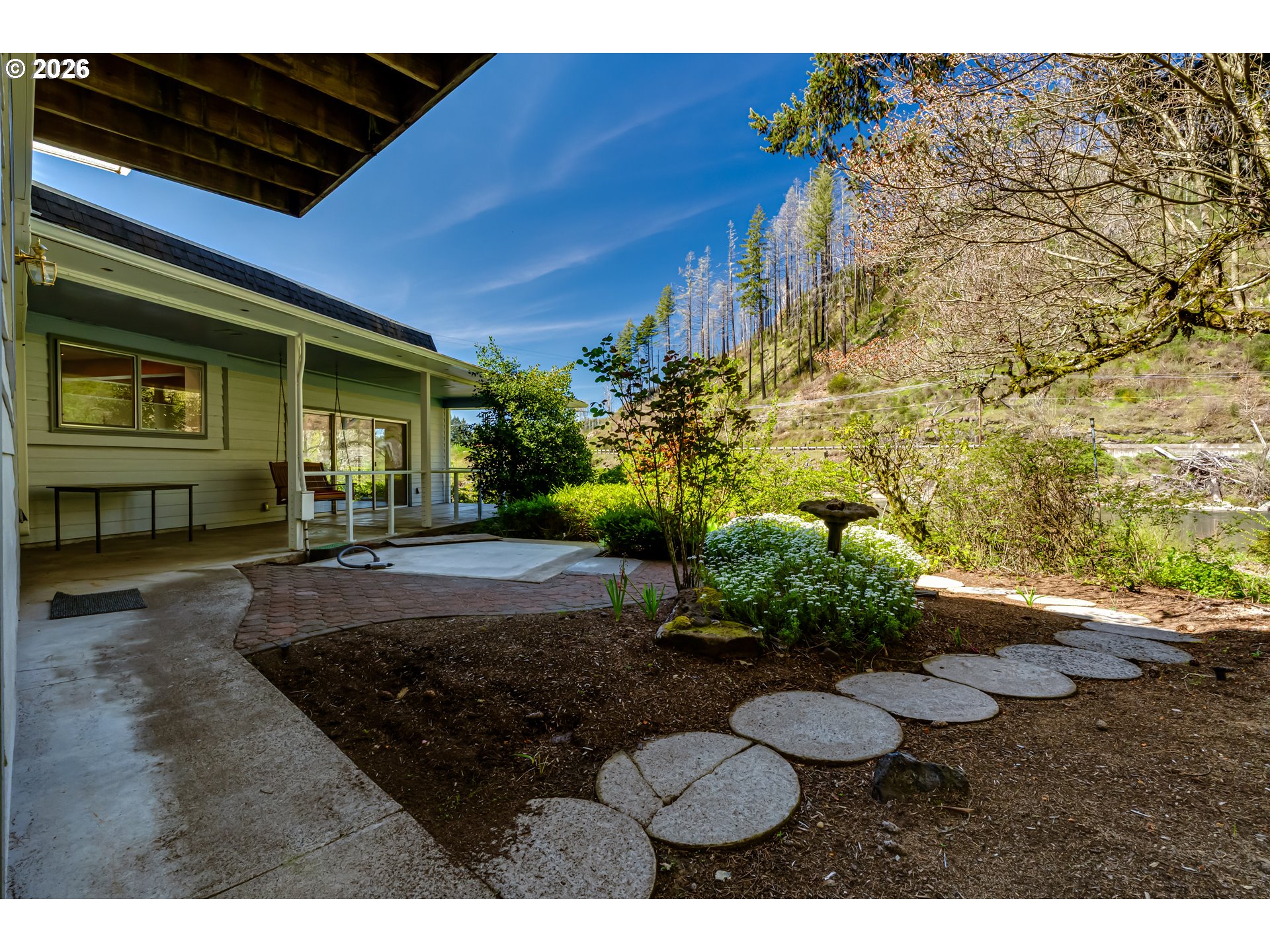 91082 Leashore Drive Vida, OR 97488 - Photo 40 of 47 Covered Porch