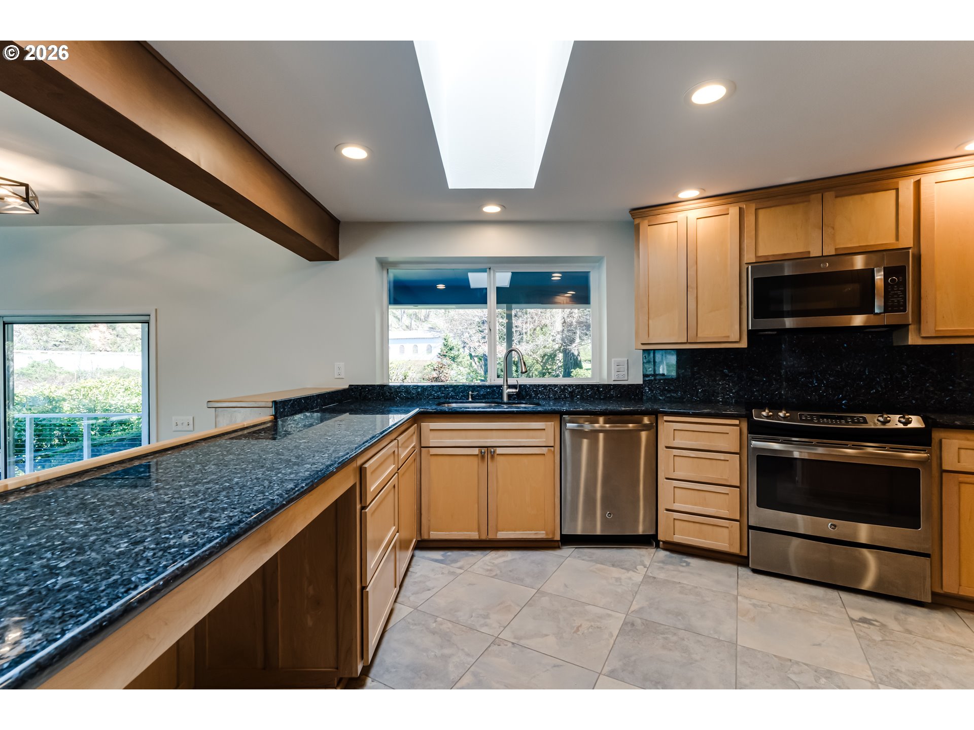 91082 Leashore Drive Vida, OR 97488 - Photo 7 of 47 Kitchen