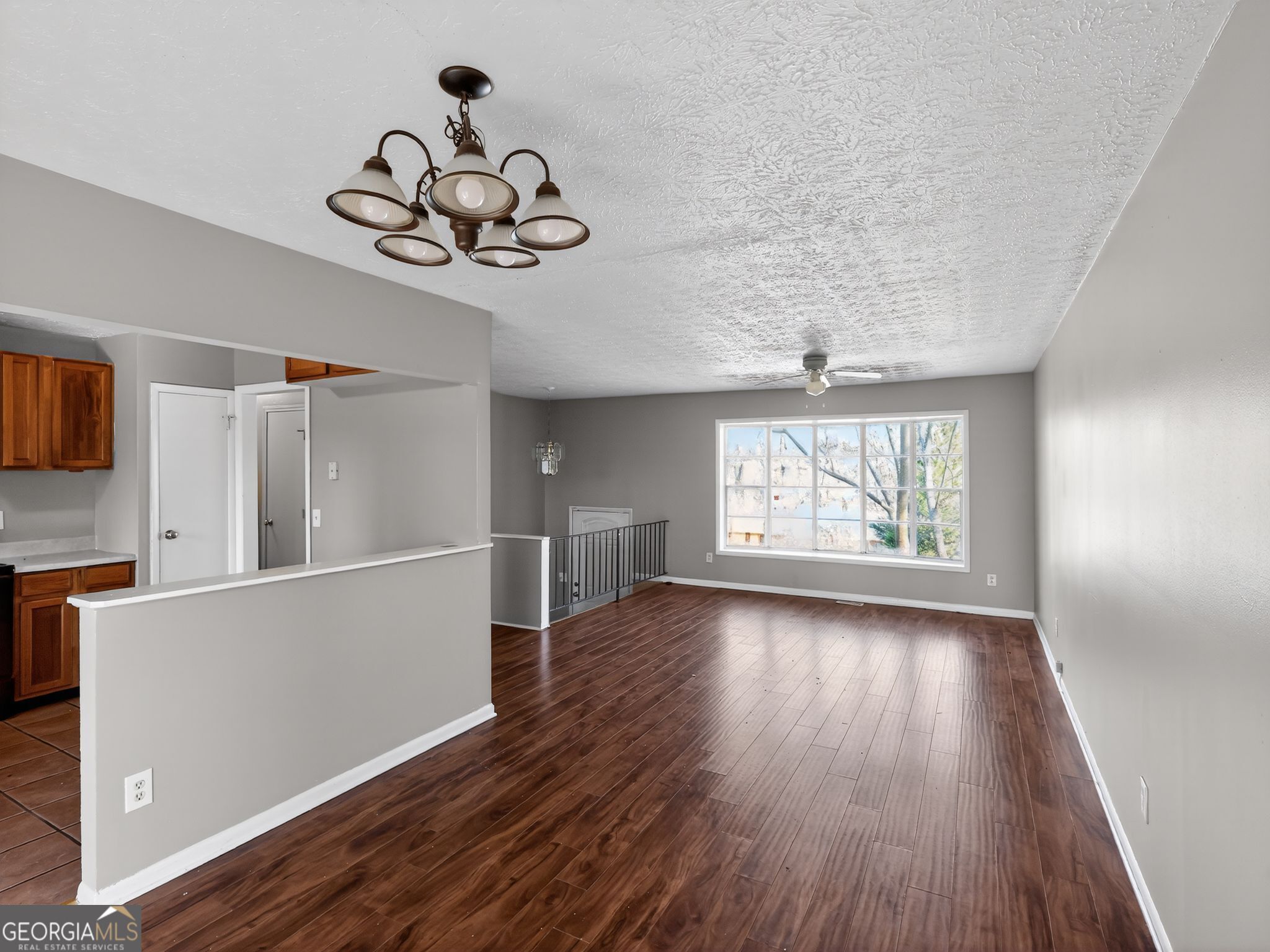 1439 Walnut Ridge Way Stone Mountain, GA 30083 - Photo 3 of 33