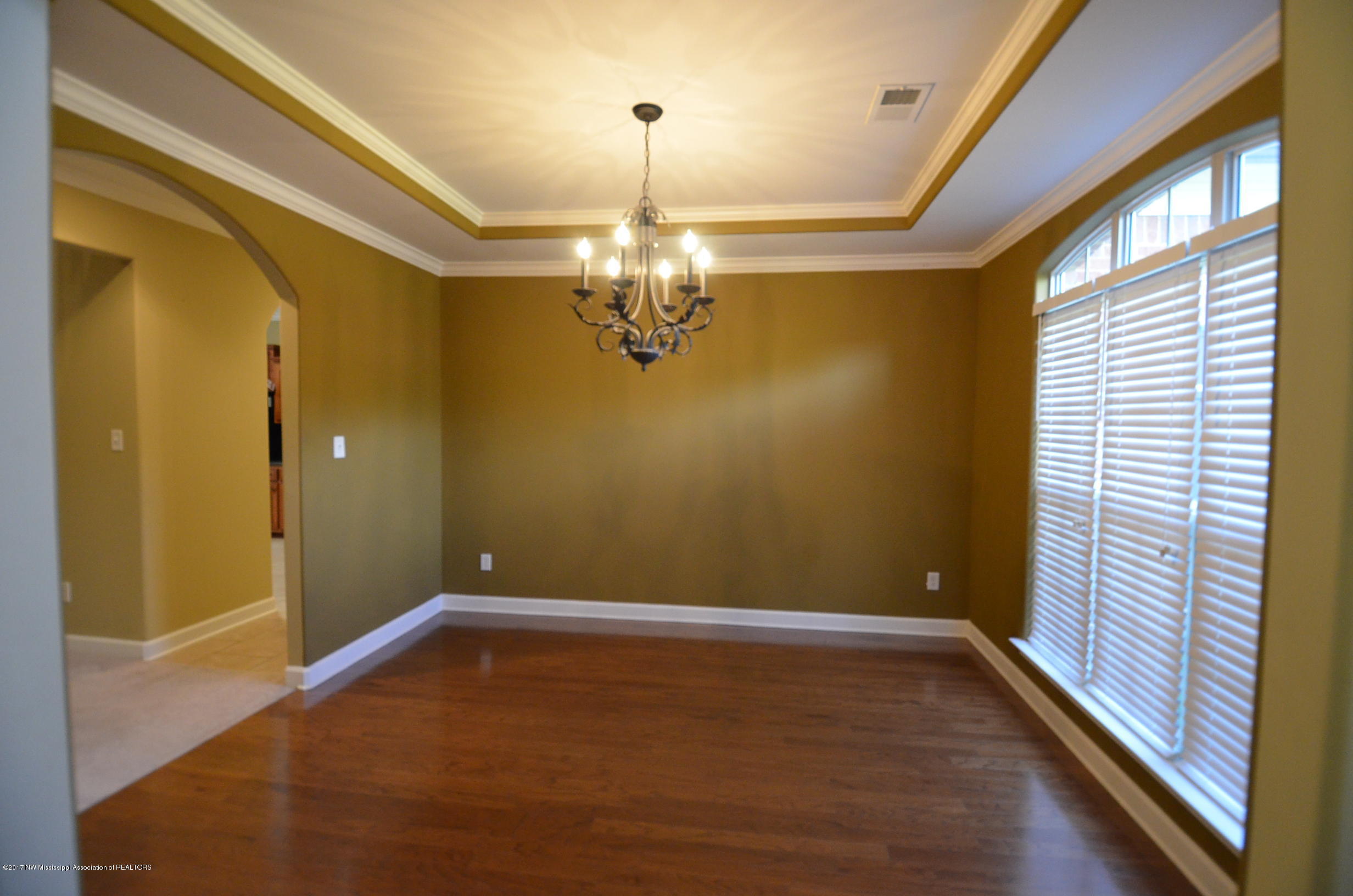 1664 Southern Rdg Trail Olive Branch, MS 38654 - Photo 6 of 30 Dining room