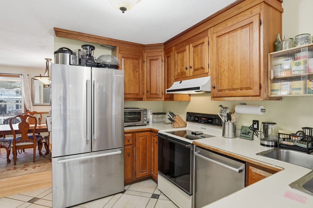 42 Clark Street Northampton, MA 01062 - Photo 10 of 42