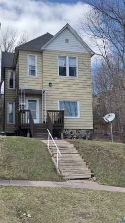 $250,000 | 525 West 4th Street, Duluth, MN 55806