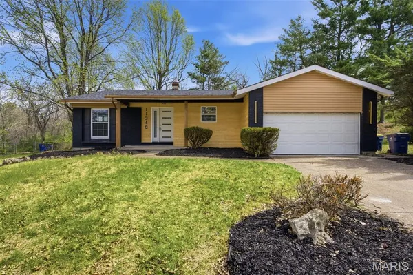 $289,000 | 11340 Wamsutta Trail, Florissant, MO 63033