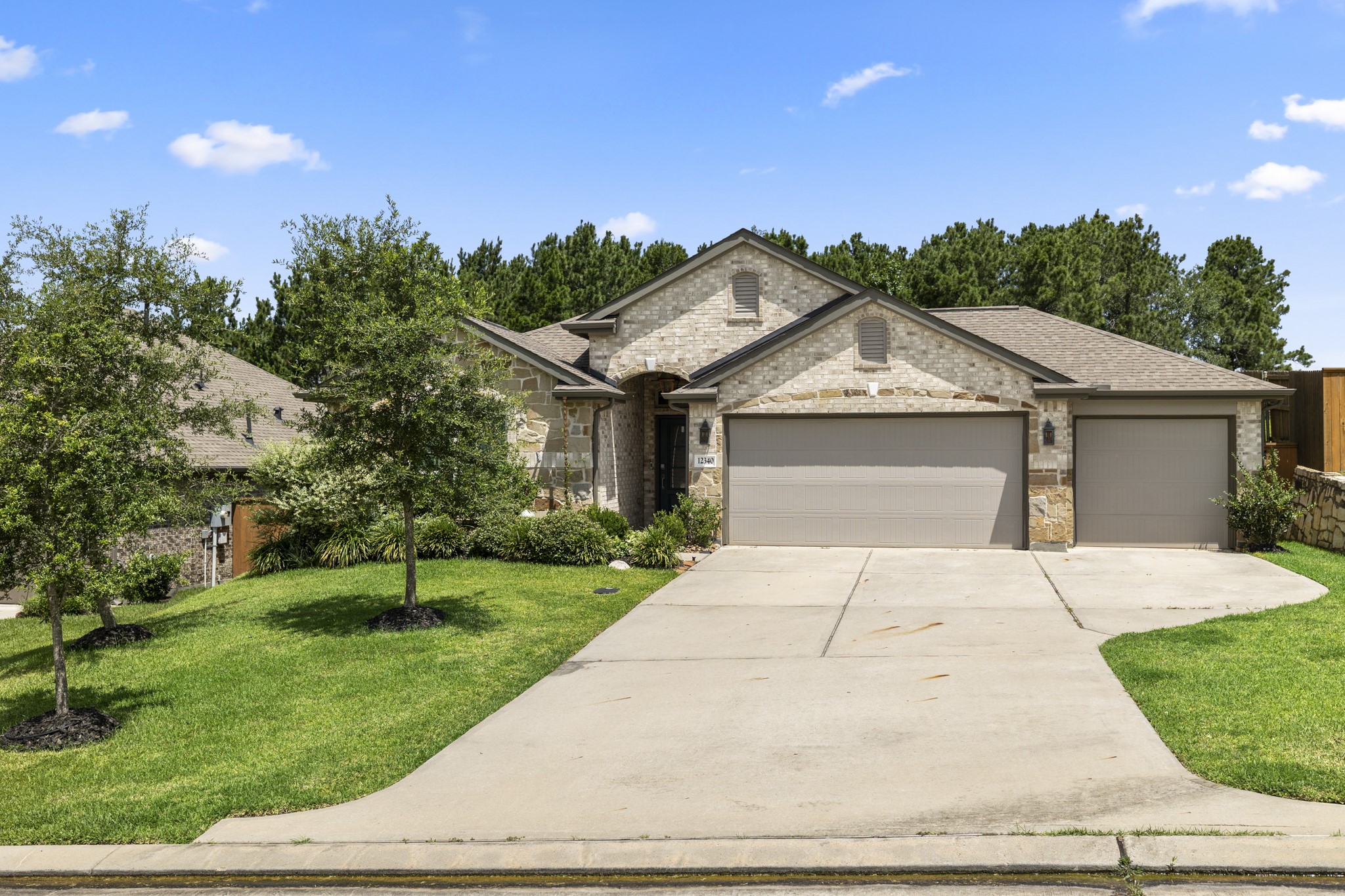 12340 Delta Timber Road Conroe, TX 77304 - Photo 2 of 41