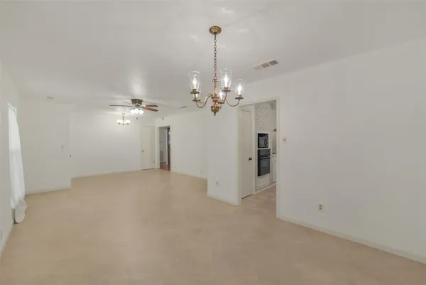 $2,300 | 8415 Braesdale Lane, Houston, TX 77071