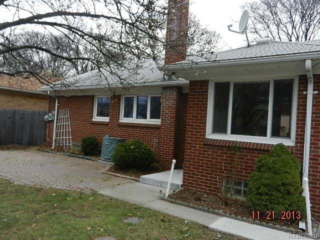 2164 Derby Road Birmingham, MI 48009 - Photo 2 of 21 DSCN5564.JPG