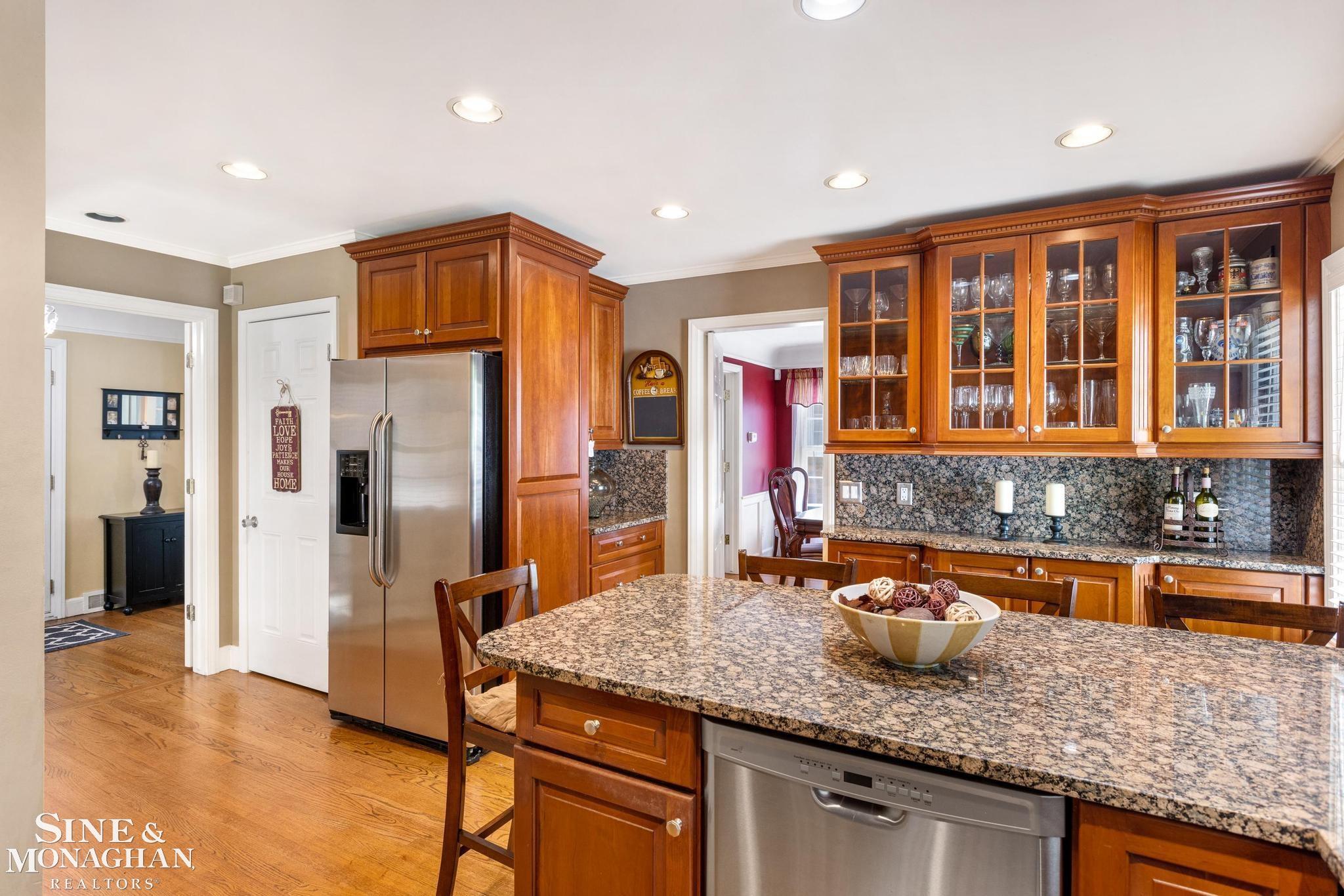 280 Merriweather Road Grosse Pointe, MI 48236 - Photo 10 of 36 50113617-9.JPG
