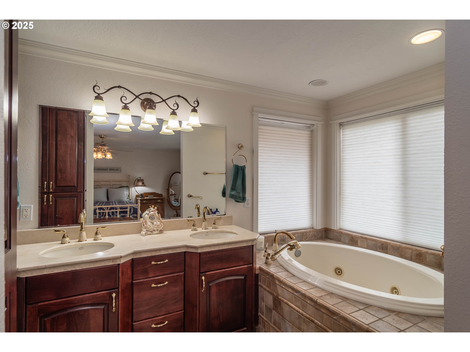 1850 Del Rio Road Roseburg, OR 97471 - Photo 29 of 48 Bathroom, Attached