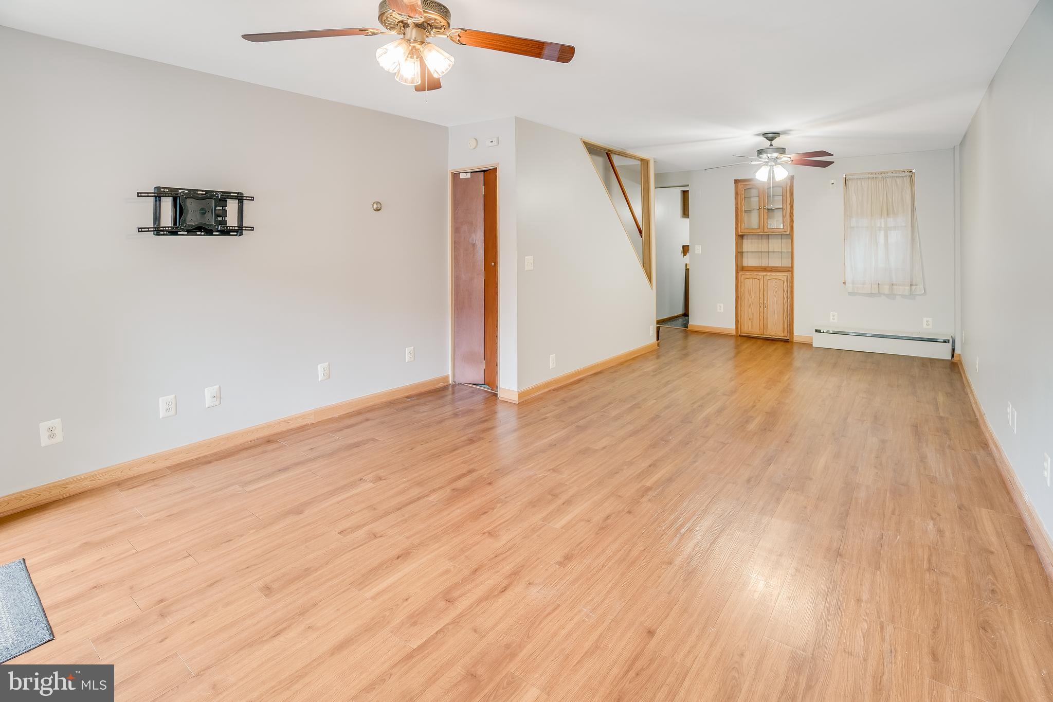 3006 Elliott Street Baltimore, MD 21224 - Photo 5 of 22 Living / Dining Combo