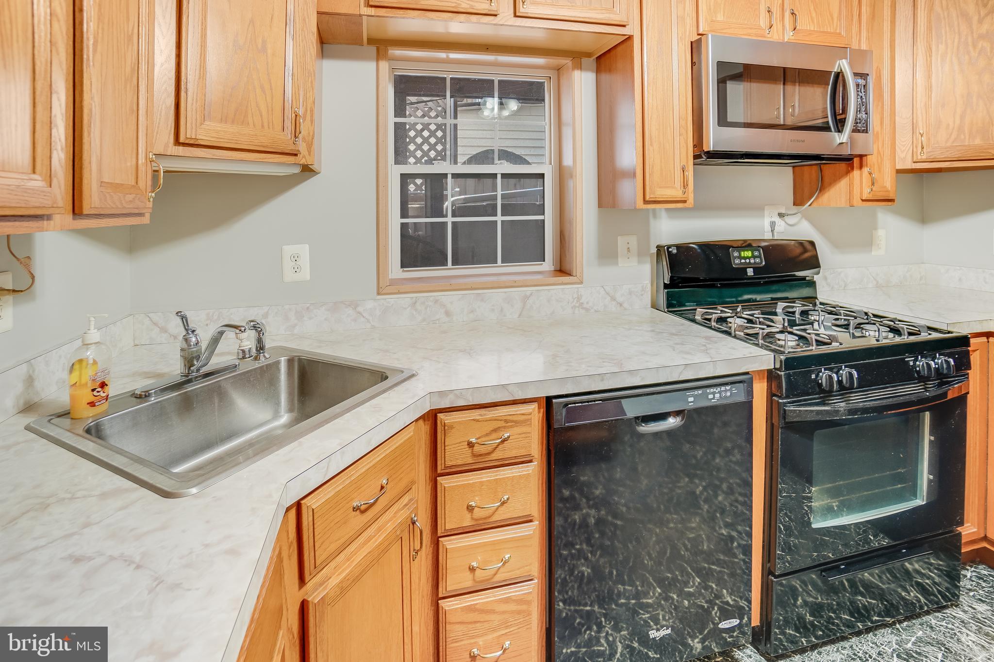 3006 Elliott Street Baltimore, MD 21224 - Photo 8 of 22 All Appliances Convey