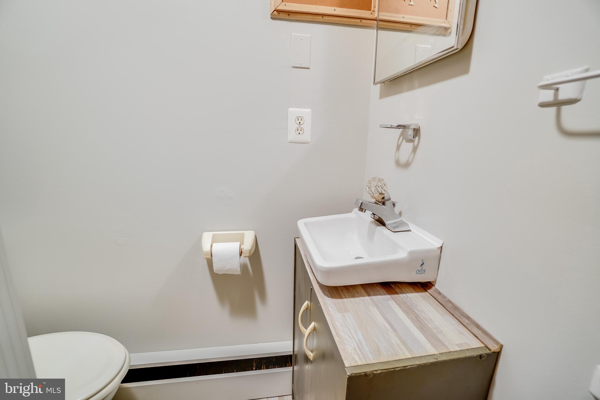 3006 Elliott Street Baltimore, MD 21224 - Photo 9 of 22 Main Level Full Bathroom