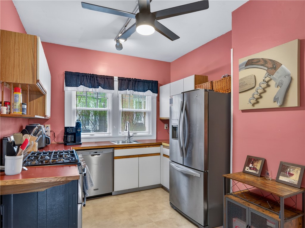 29 Harper Street Rochester, NY 14607 - Photo 28 of 46 Unit 69 features stainless steel appliances