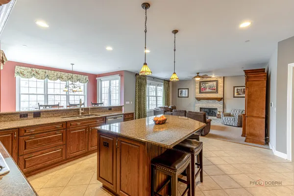 $899,000 | 231 Cater Lane, Libertyville, IL 60048