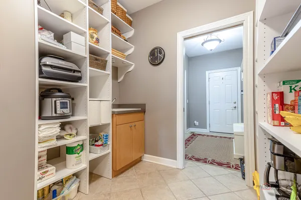 $899,000 | 231 Cater Lane, Libertyville, IL 60048