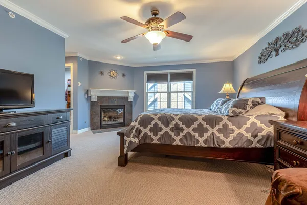 $899,000 | 231 Cater Lane, Libertyville, IL 60048