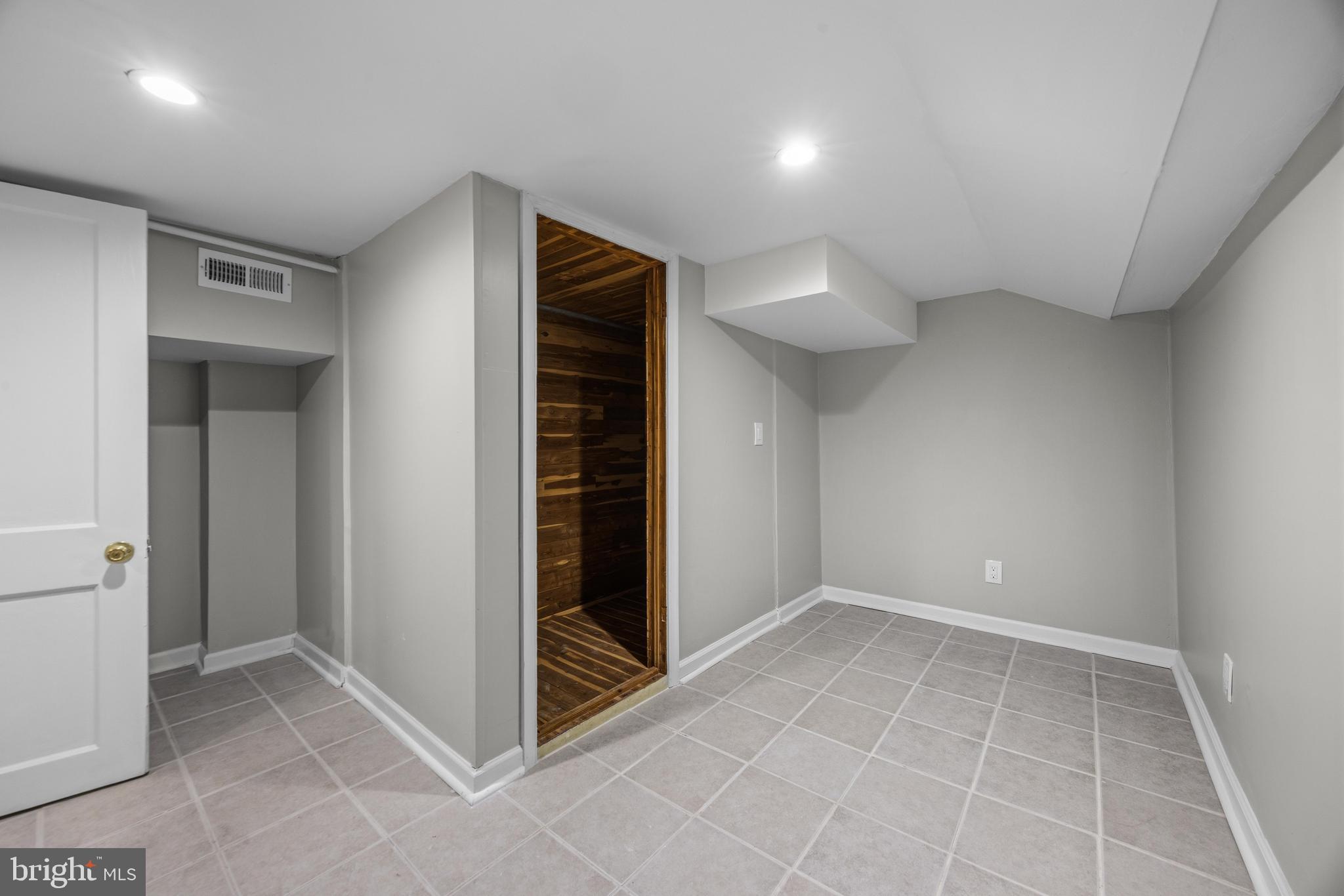 102 Nelson Road Pikesville, MD 21208 - Photo 28 of 57