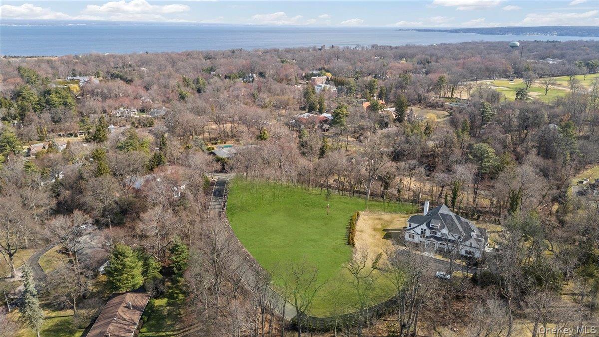 36 Cow Neck Road Sands Point, NY 11050 - Photo 18 of 18 Gallery Image 18