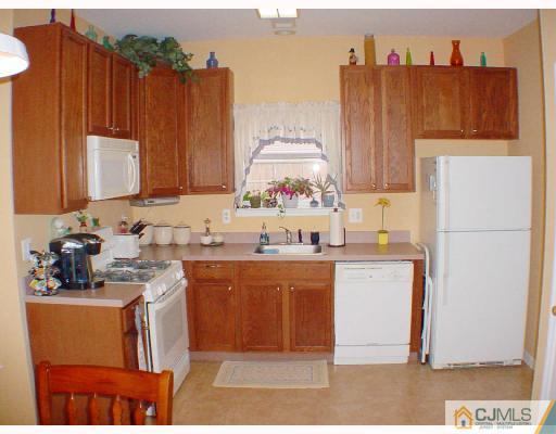 22 Center Street Matawan, NJ 07747 - Photo 5 of 10 Gallery Image 5