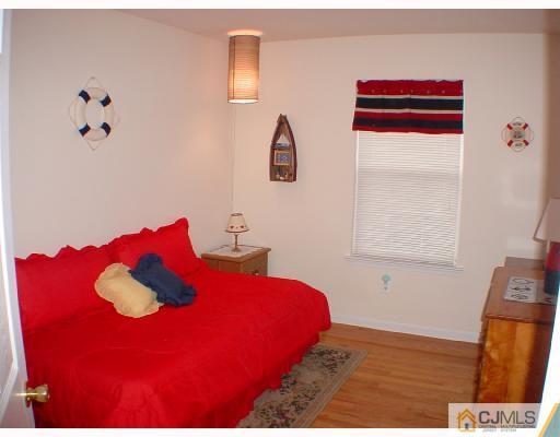22 Center Street Matawan, NJ 07747 - Photo 7 of 10 Gallery Image 7