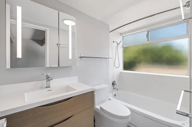 $775,000 | 320 VÃa Casitas, Unit 109, Greenbrae, CA 94904