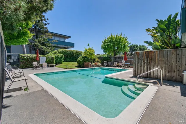 $775,000 | 320 VÃa Casitas, Unit 109, Greenbrae, CA 94904