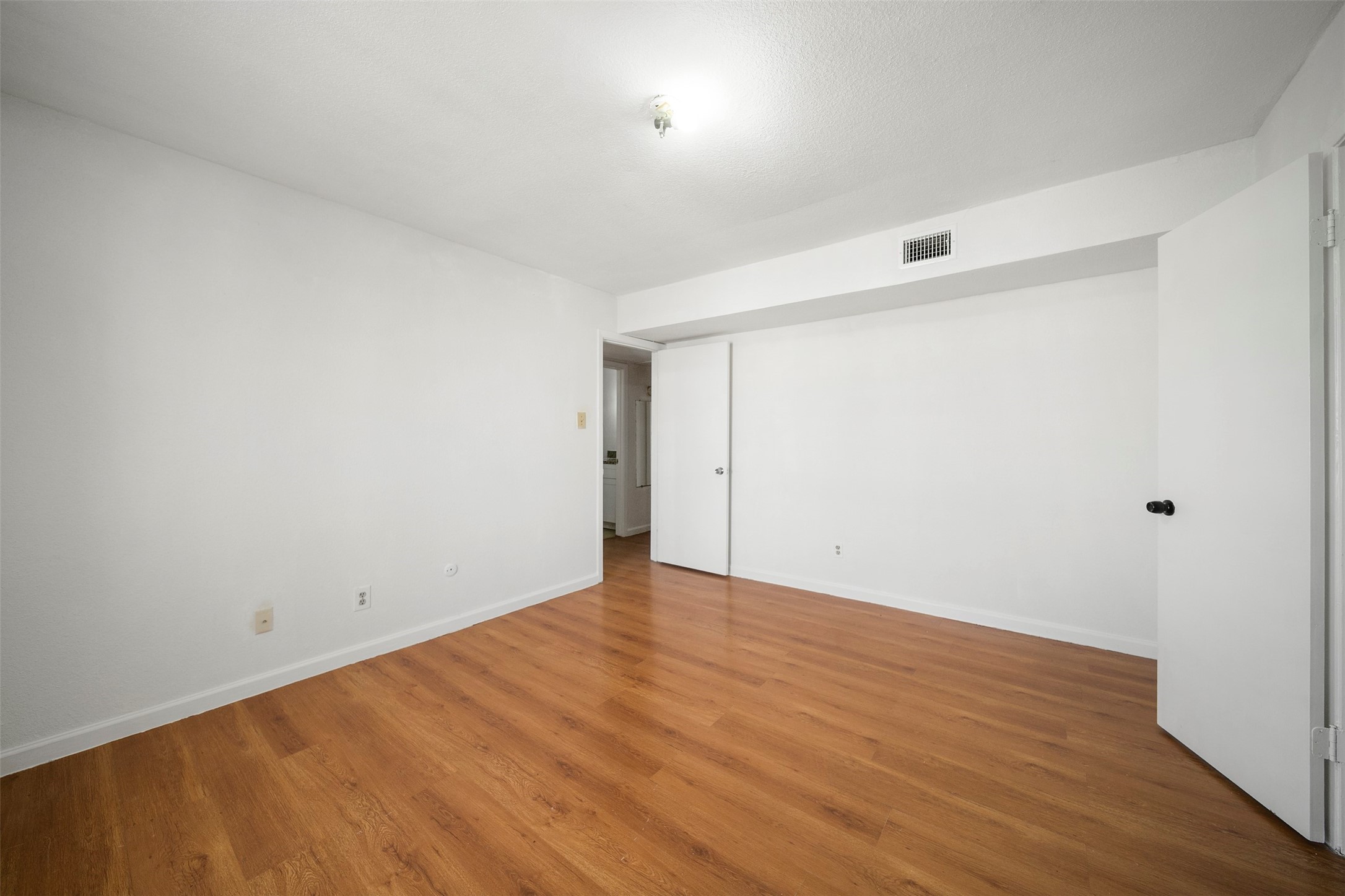 6201 Ranchester Drive, Unit 36 Houston, TX 77036 - Photo 12 of 23 a view of an empty room