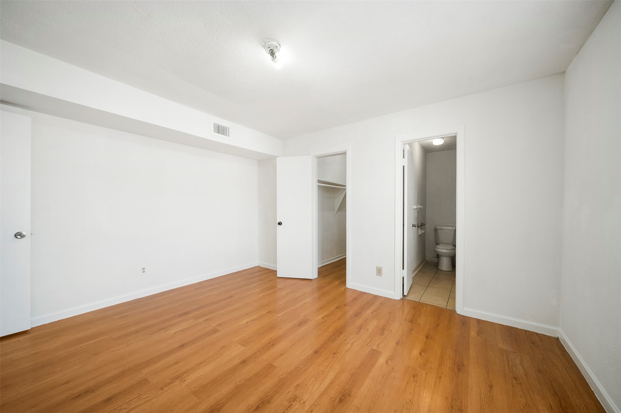 6201 Ranchester Drive, Unit 36 Houston, TX 77036 - Photo 20 of 23 a view of an empty room