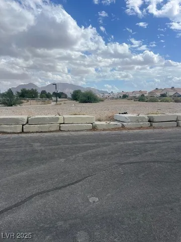 $900,000 | 951 North Sandhill Road, Las Vegas, NV 89110