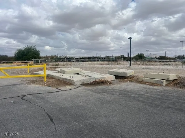 $900,000 | 951 North Sandhill Road, Las Vegas, NV 89110