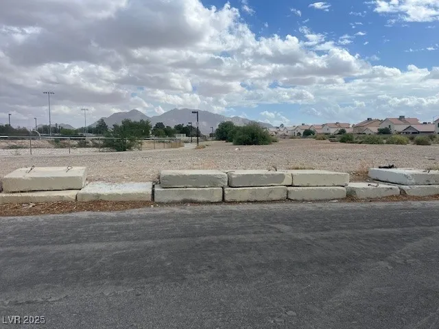 $900,000 | 951 North Sandhill Road, Las Vegas, NV 89110