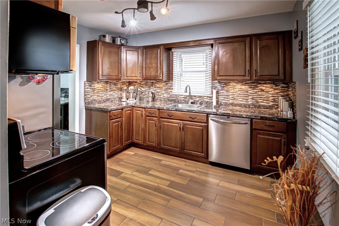 14545 Alger Road Cleveland, OH 44111 - Photo 2 of 35 Gallery Image 2