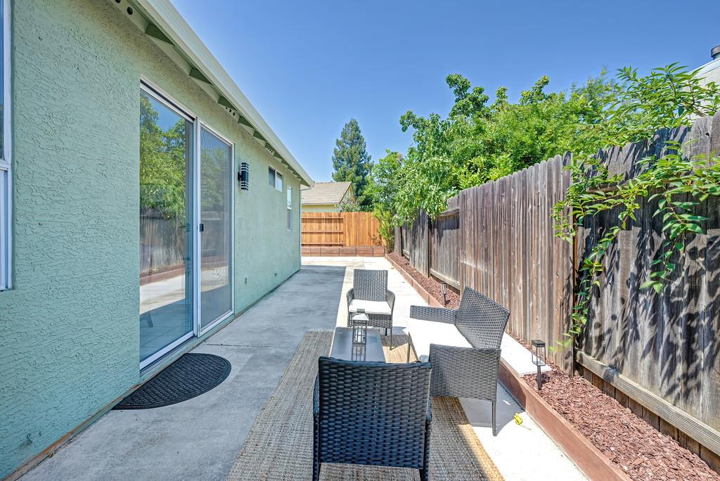 5621 Elk Spring Way Elk Grove, CA 95758 - Photo 30 of 35