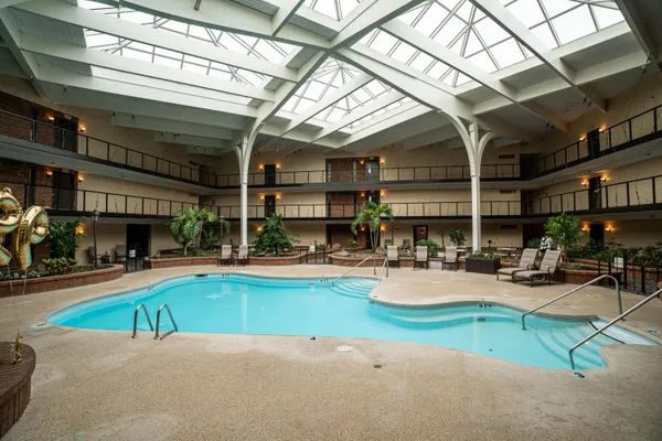 $179,900 | 6100 Stonehedge Drive, Unit 120, Greenfield, WI 53220