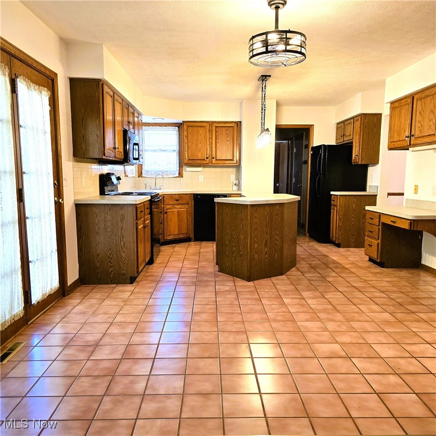 13976 Sprague Road Cleveland, OH 44130 - Photo 2 of 23 Gallery Image 2