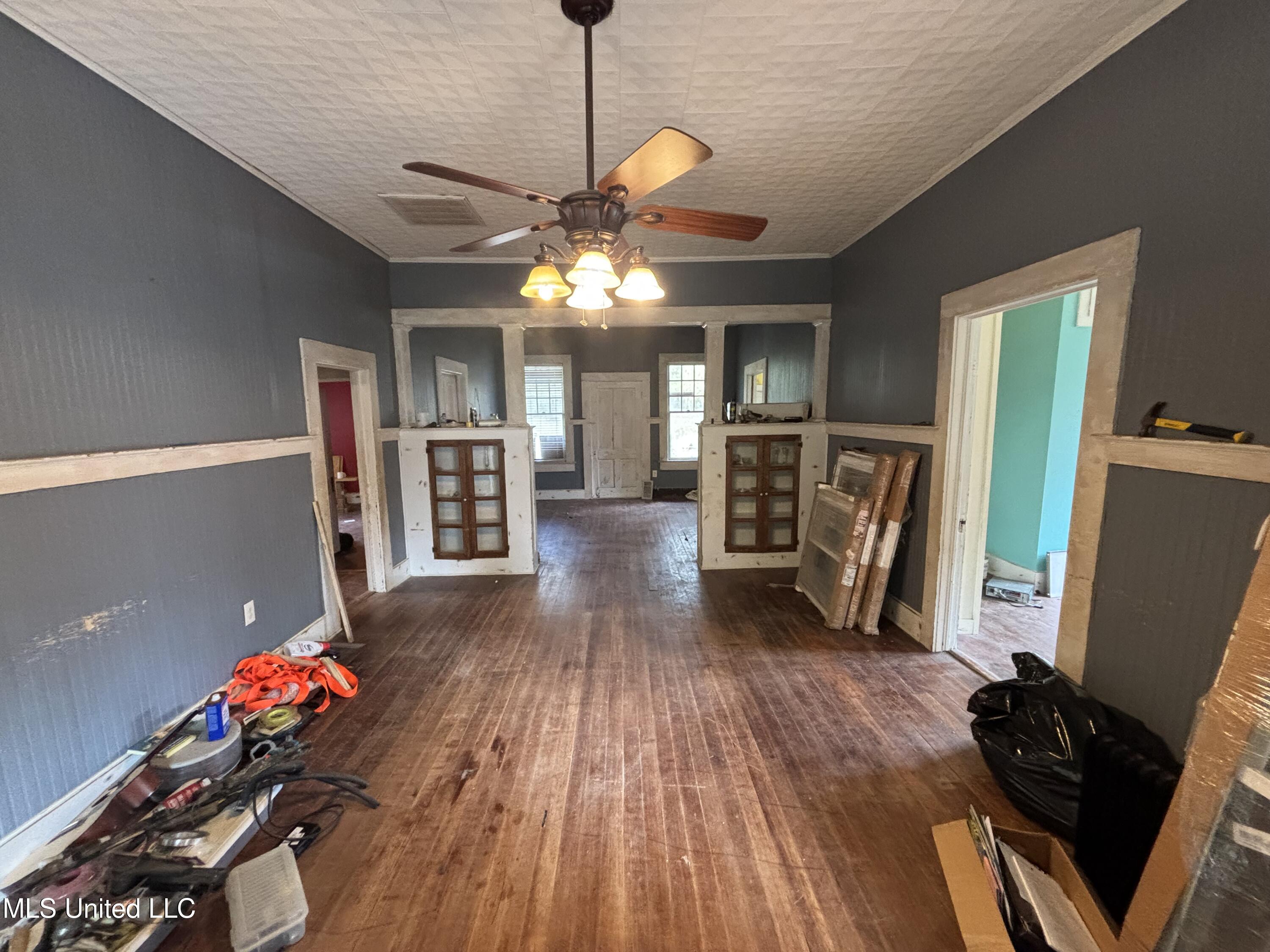 104 Willow Street D'Lo, MS 39114 - Photo 2 of 13 living room 1