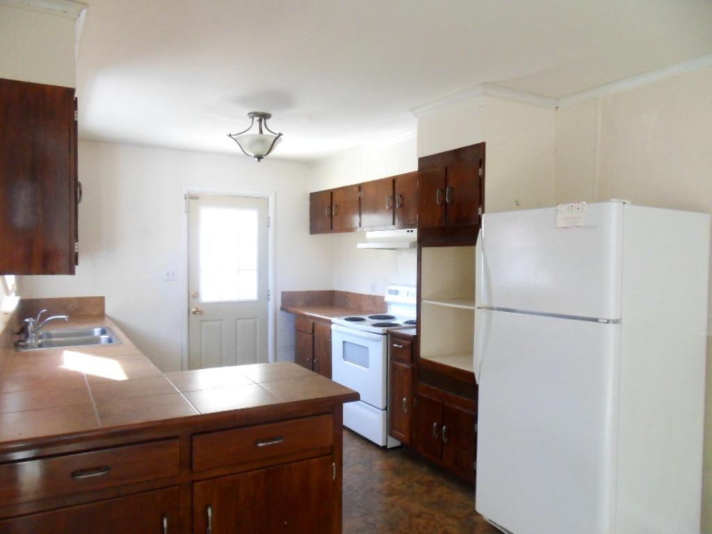 105 West Lincoln Road Oak Ridge, TN 37830 - Photo 3 of 14 Kitchen