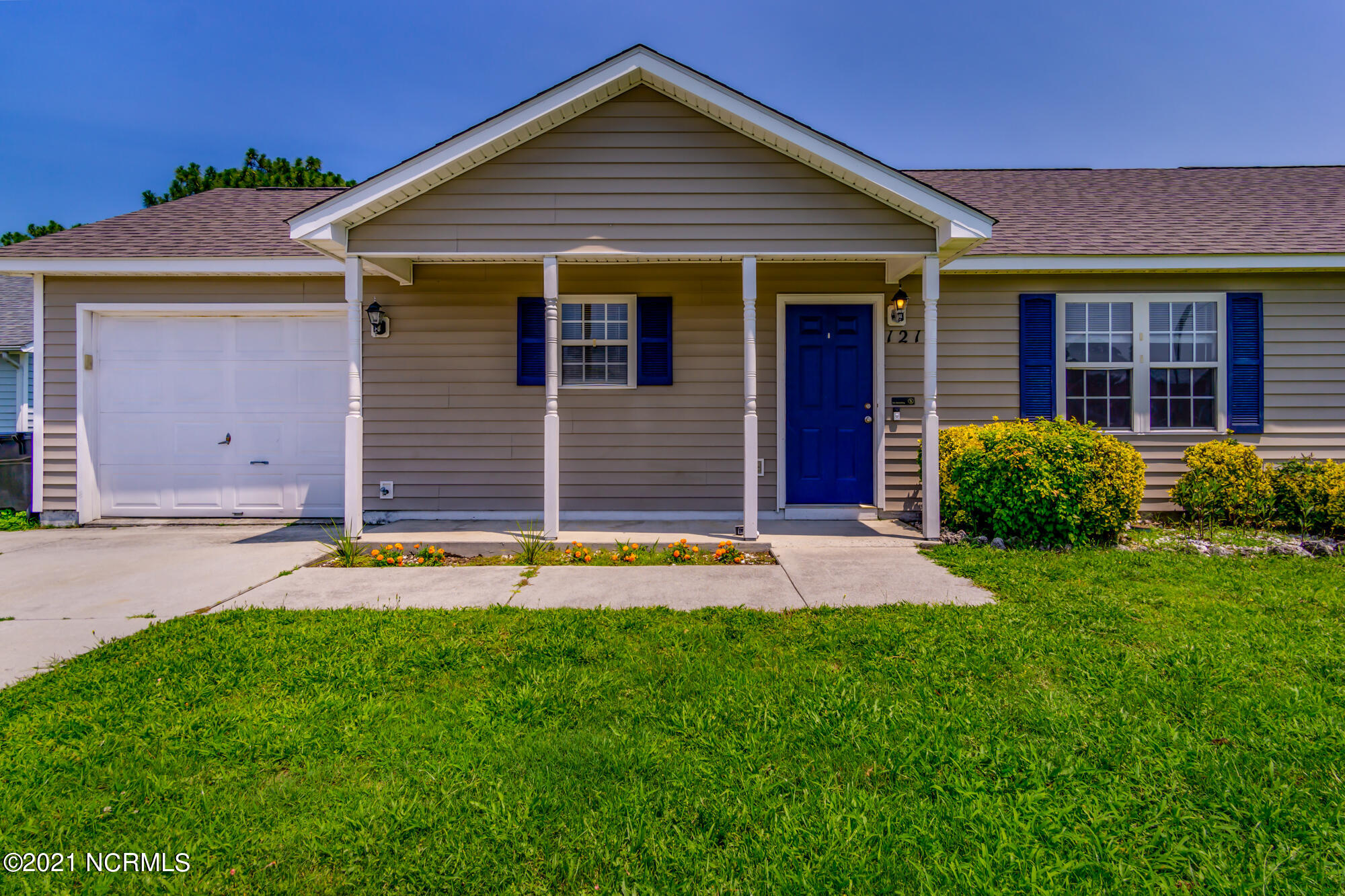 121 Charlton Road Hubert, NC 28539 - Photo 7 of 26 Front