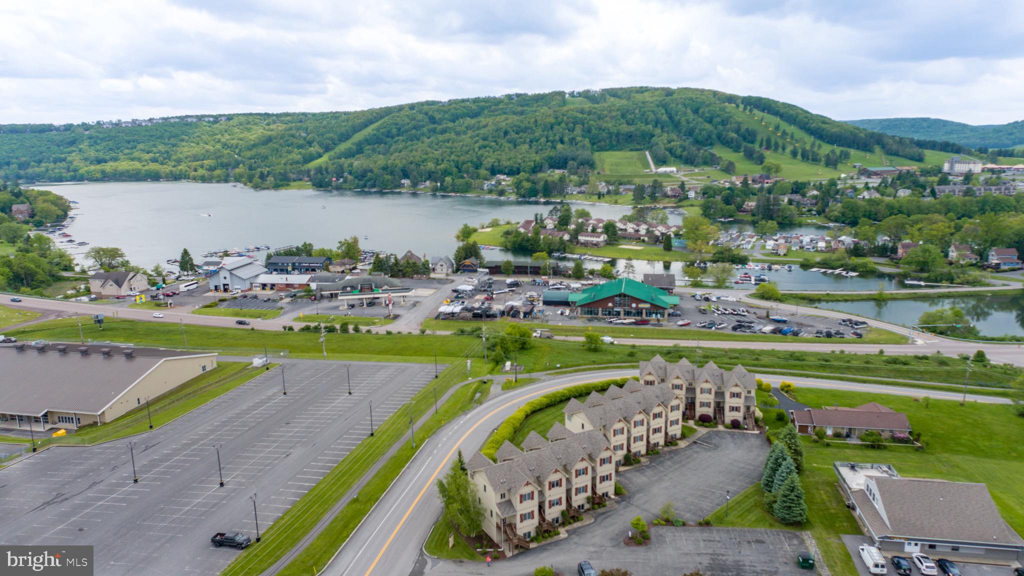 267 Mosser Road, Unit 1 McHenry, MD 21541 - Photo 4 of 54