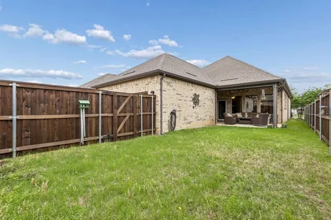 $519,900 | 4717 Beaver Creek Drive, Arlington, TX 76005