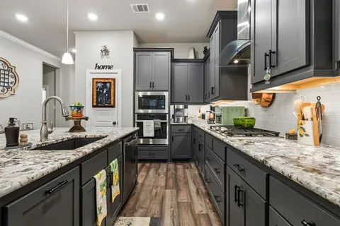 $519,900 | 4717 Beaver Creek Drive, Arlington, TX 76005