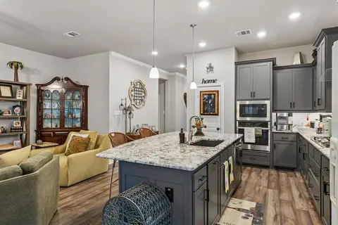 $519,900 | 4717 Beaver Creek Drive, Arlington, TX 76005