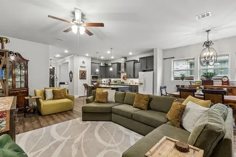 $519,900 | 4717 Beaver Creek Drive, Arlington, TX 76005