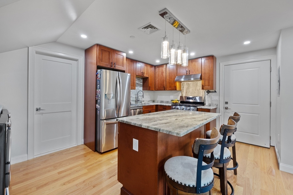 6 Nelly Street, Unit 3 Wakefield, MA 01880 - Photo 6 of 37
