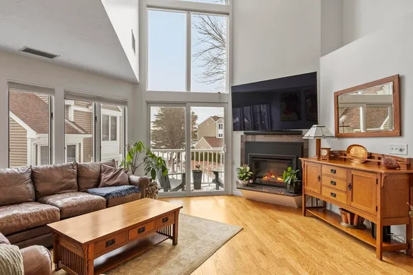 $399,900 | 47 Pointe Rok Drive, Unit 47, Worcester, MA 01604