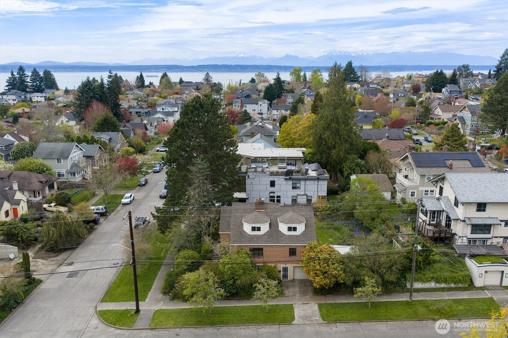3002 Northwest 70th Street Seattle, WA 98117 - Photo 4 of 28