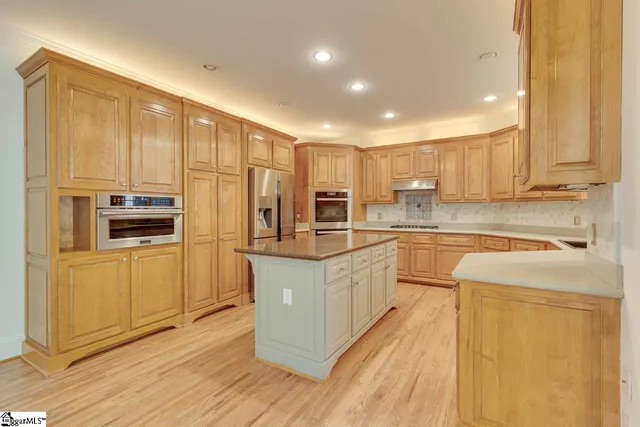 $889,000 | 516 Foxcroft Road, Greenville, SC 29615